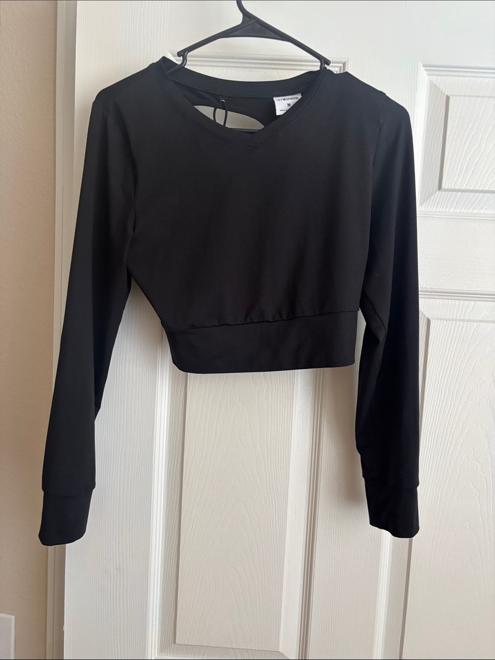 Gymshark Black Long-Sleeve Cropped Sweatshirt